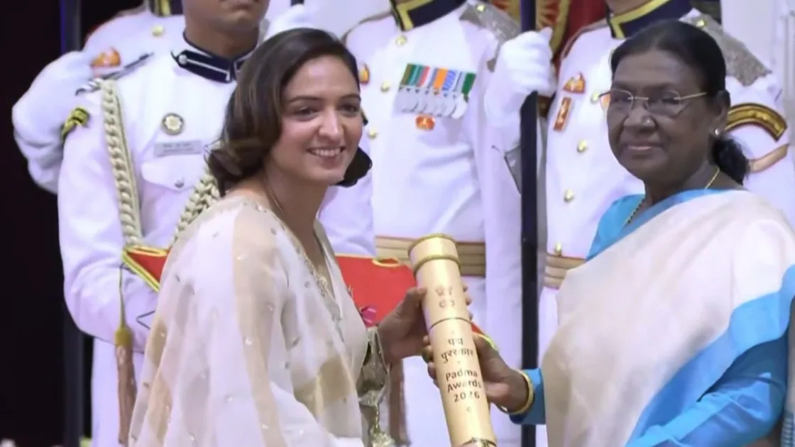 Harmanpreet Kaur Honored with Padma Shri at Rashtrapati Bhavan