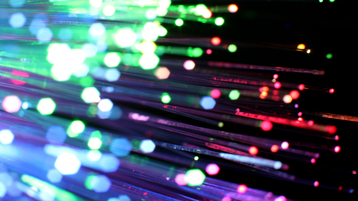 Ciena: مراكز بيانات الذكاء الاصطناعي ستحتاج إلى أكثر من تصميم بصري واحد