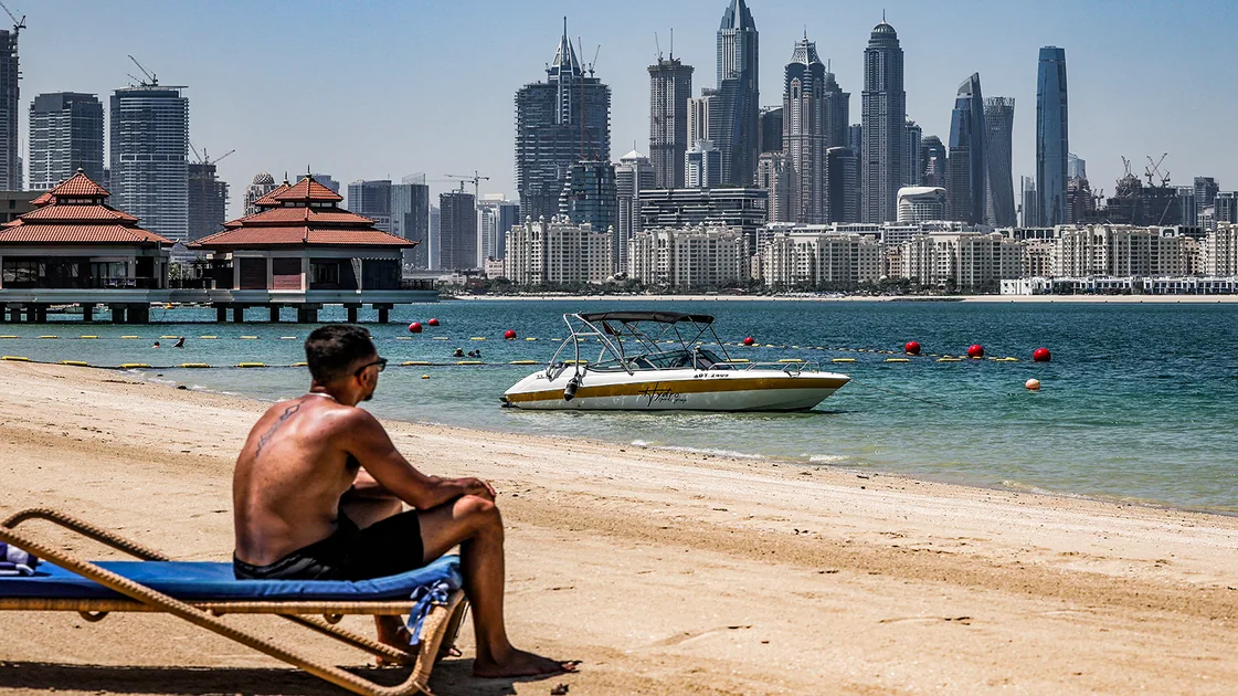 Dubai Hotels Turn to Residents as Tourism Shock Tests Luxury Demand