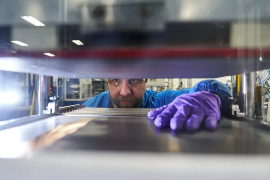 GM Battery Pilot Line Puts Lower-Cost EV Chemistry on a 2028 Clock