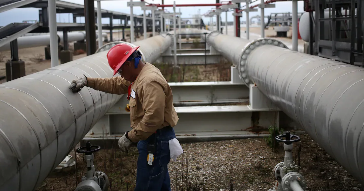 IMF Oil Inventory Warning Turns Gulf Energy Shock Into Growth Test