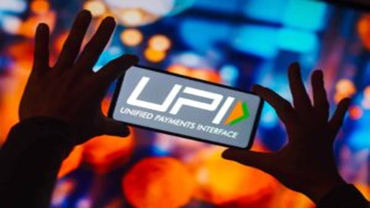 إطلاق UPI في برج إيفل يحول مسار الدفع الهندي إلى اختبار لممر السياحة